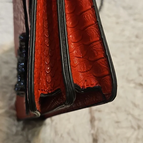 Red Snake Embossed Chain‎ Shoulder Bag Women's Fashion Clutch - Picture 4 of 15